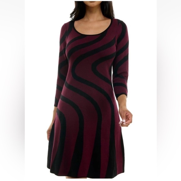 Nina Leonard Dresses & Skirts - Nina Leonard Sweater Dress M Burgundy Black Swing Fit Flare Stripe 3/4 Sleeve